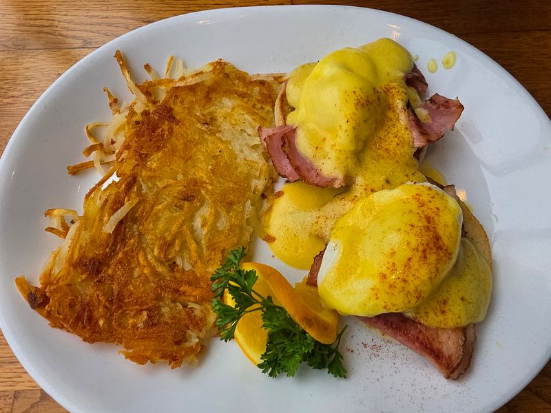 Benedicts, Biscuits and Big Plates Benedicts, Biscuits and Big Plates