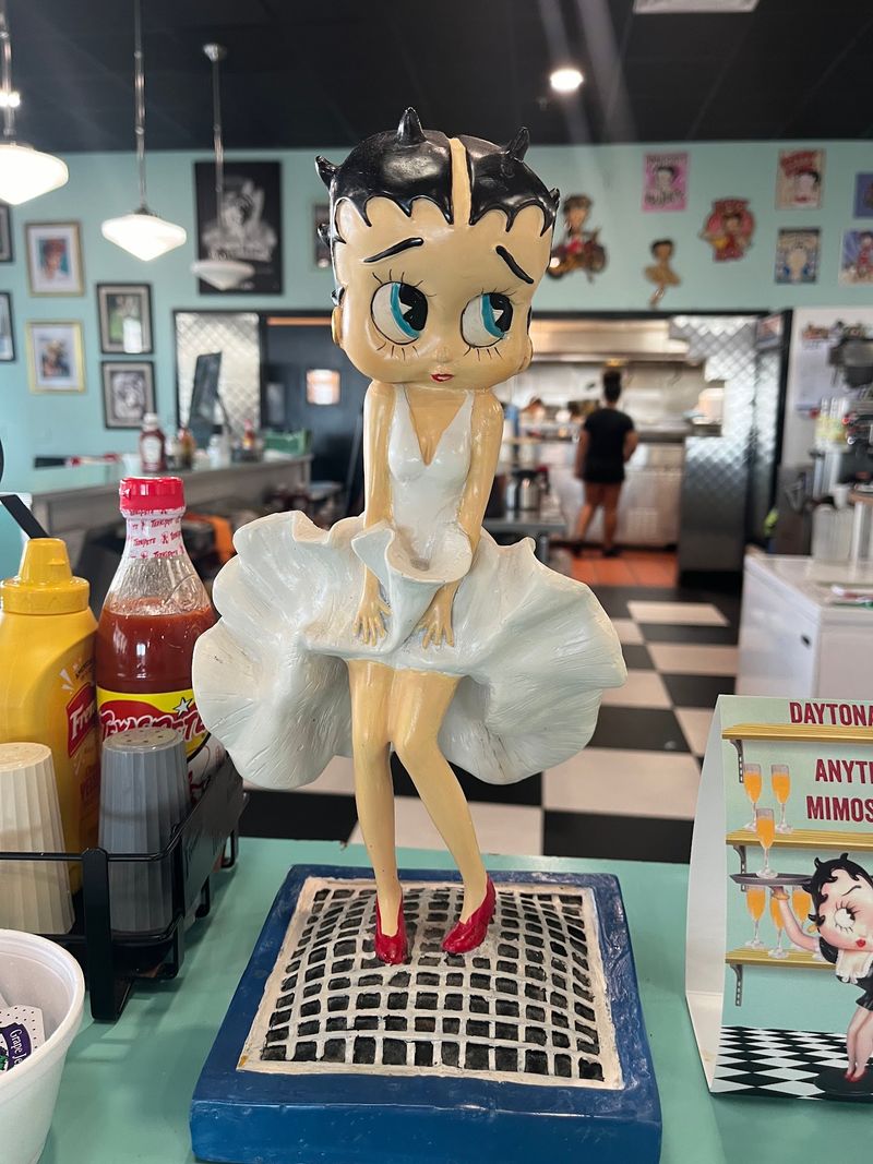 Betty Boop Runs the Room