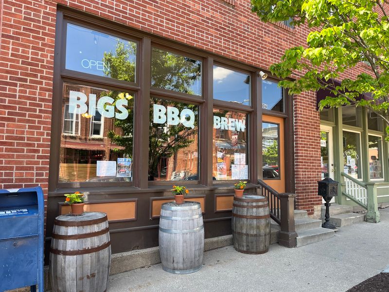 Big's BBQ & Brew Pub, Mt Vernon, IA