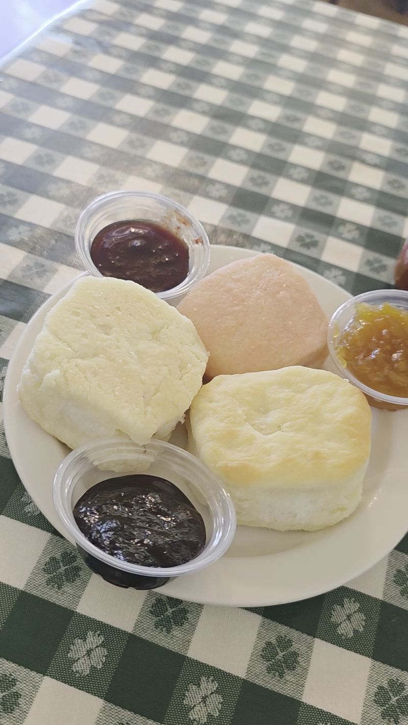 Biscuits Before You Even Order Biscuits Before You Even Order