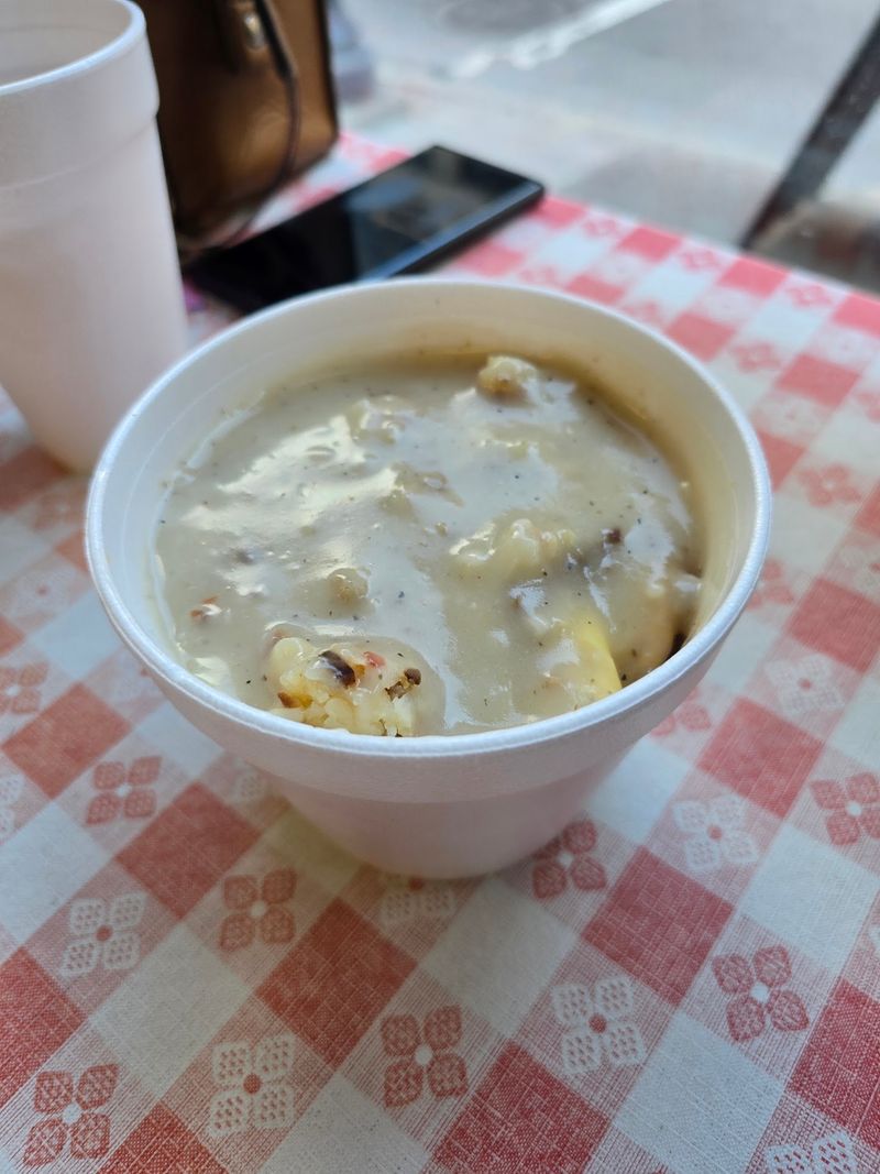 Biscuits, Gravy, and the Breakfast Crowd Biscuits, Gravy, and the Breakfast Crowd