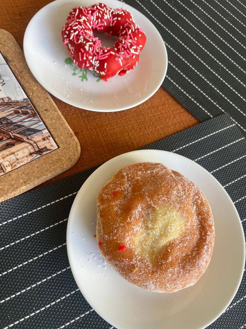 Bob's Donut & Pastry Shop, San Francisco, CA Bob's Donut & Pastry Shop, San Francisco, CA