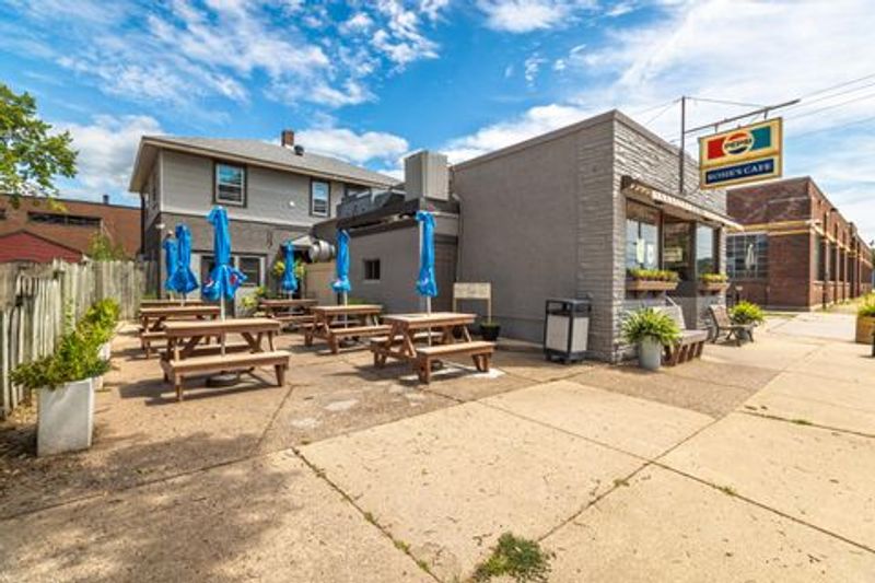 Booths, Counter Stools, and a Dog-Friendly Patio