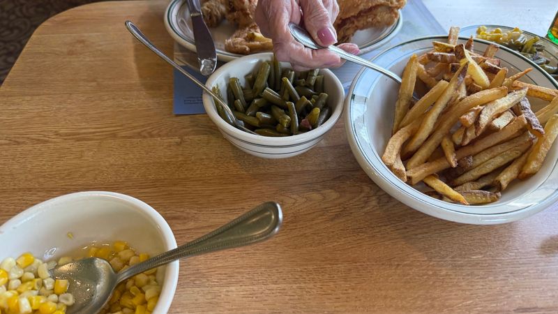 Bowls That Never Run Dry Bowls That Never Run Dry