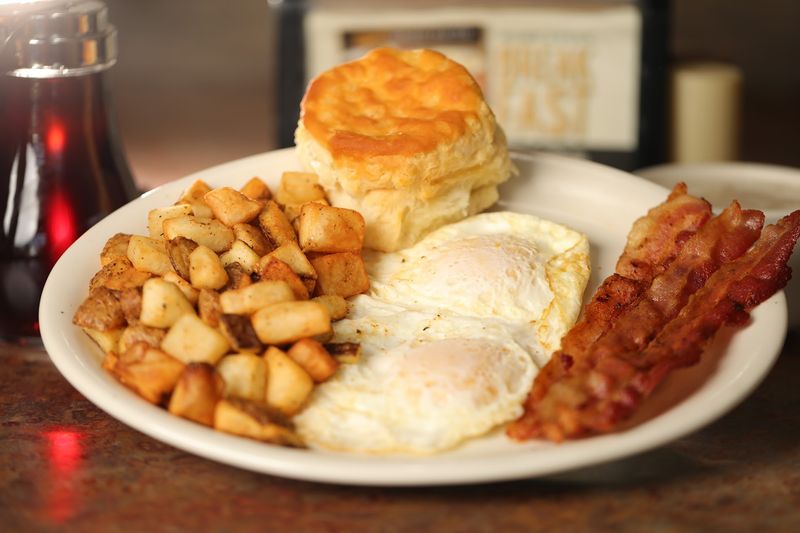 Breakfast From Six in the Morning Breakfast From Six in the Morning