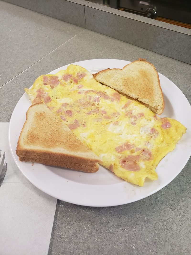 Breakfast Hours at the Grill