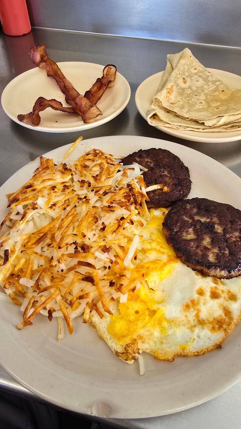 Breakfast Plates Built for Big Appetites Breakfast Plates Built for Big Appetites