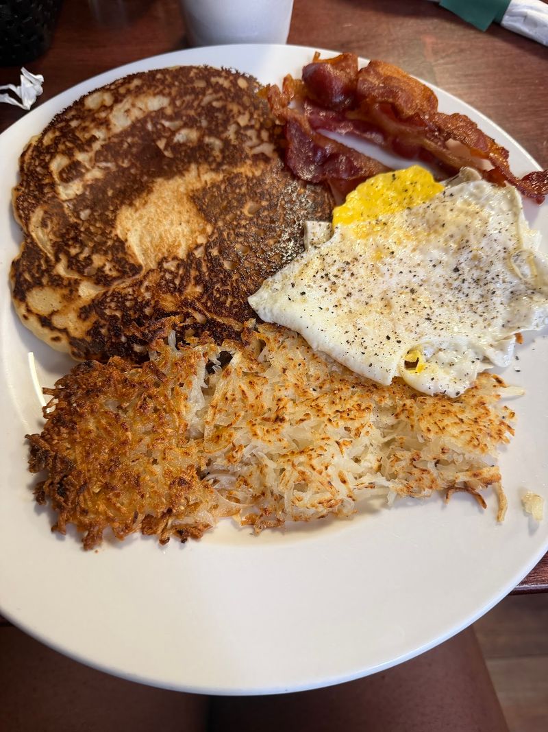 Breakfast to Late Supper, Every Day