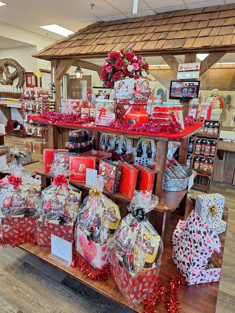 Bright Aisles and a Photo-Ready Vibe
