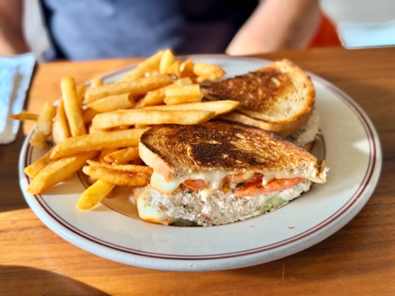 Burgers, Melts, and Midday Favorites