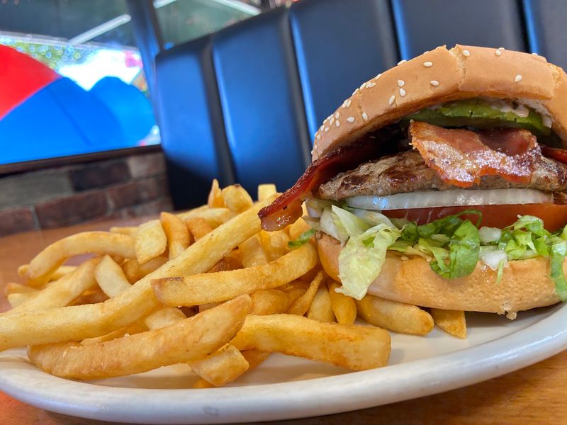 Burgers That Rival the Big Chains Burgers That Rival the Big Chains