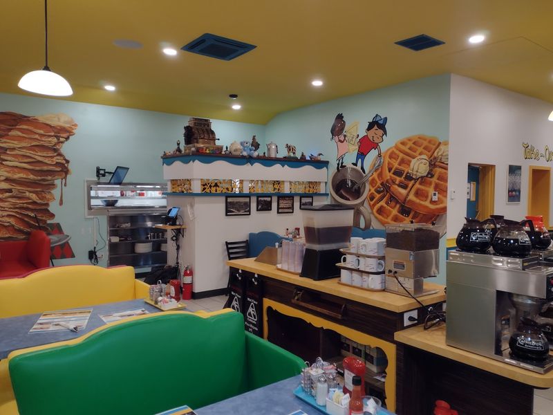 Cartoon Murals and a Touch of Wonderland Cartoon Murals and a Touch of Wonderland