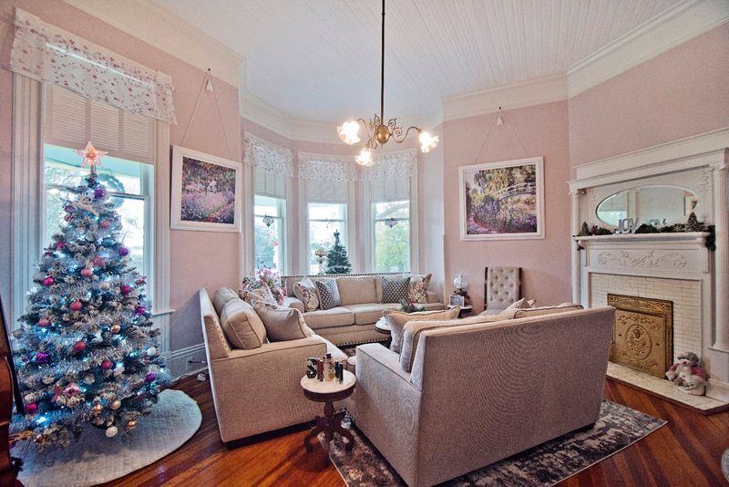 Christmas At The Mansion