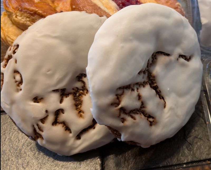 Cinnamon Rolls With Old-Fashioned Roots