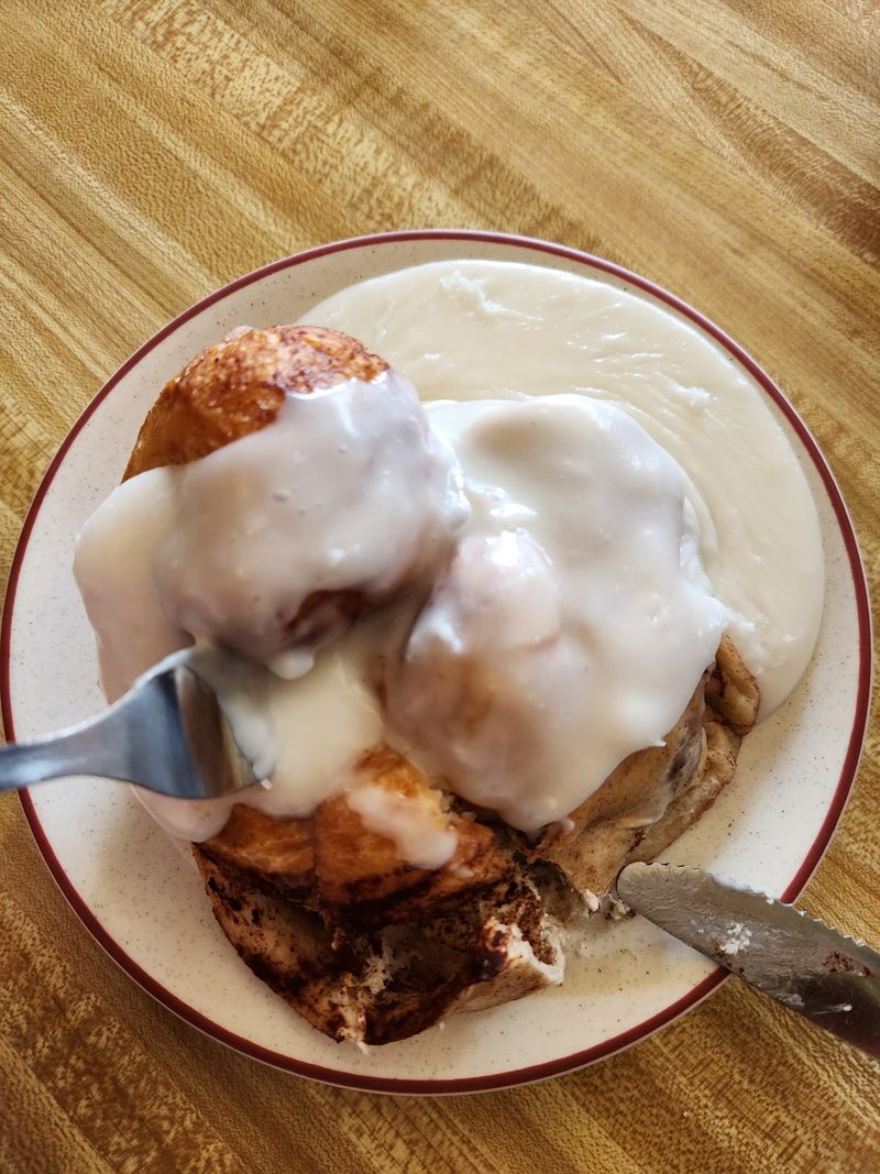 Cinnamon Rolls Worth a Detour