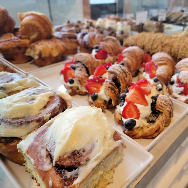 Cinnamon Rolls Worth the Weekend Drive