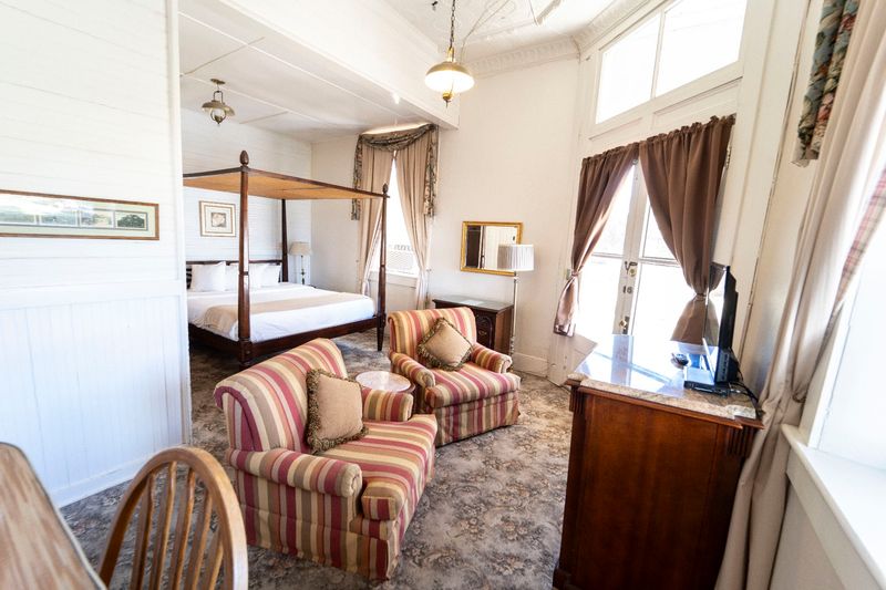 Claw-Foot Tubs and Poster Beds