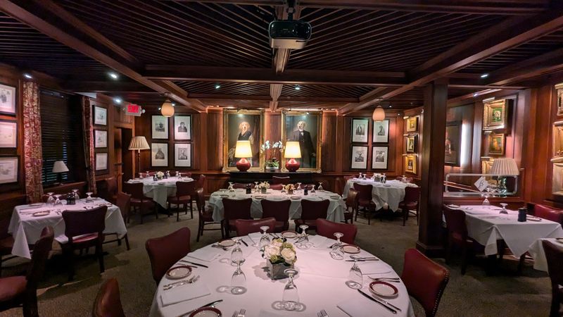 Clubby Rooms With an Old-School Soul