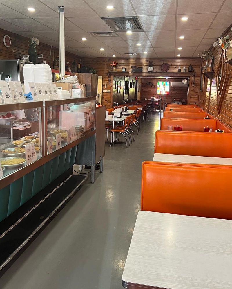 Cooky's Cafe, Golden City, MO