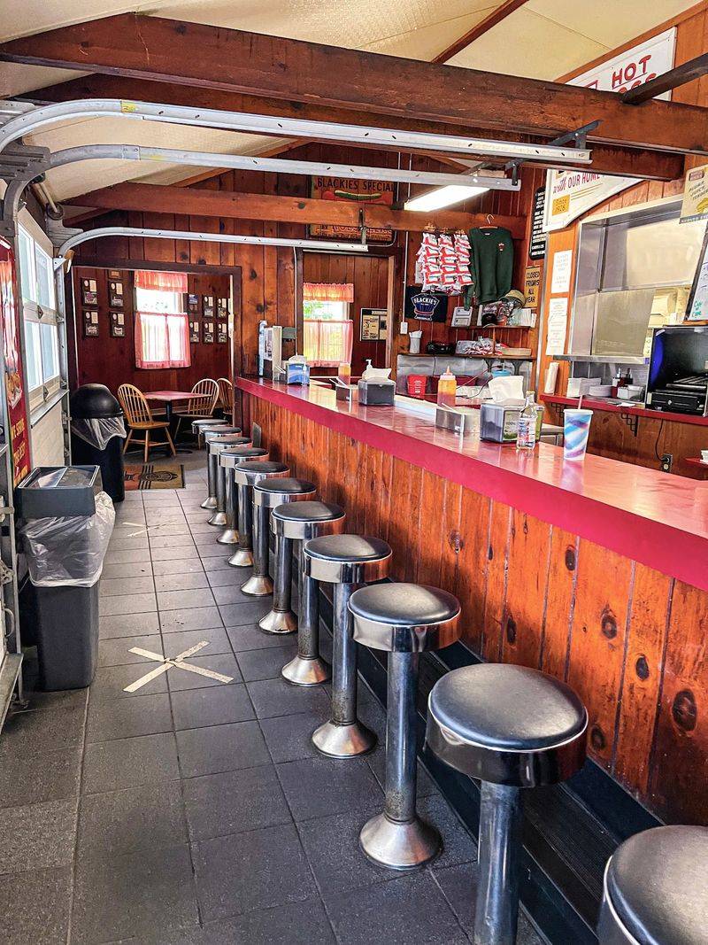 Counter Stools and a Retro Vibe Counter Stools and a Retro Vibe