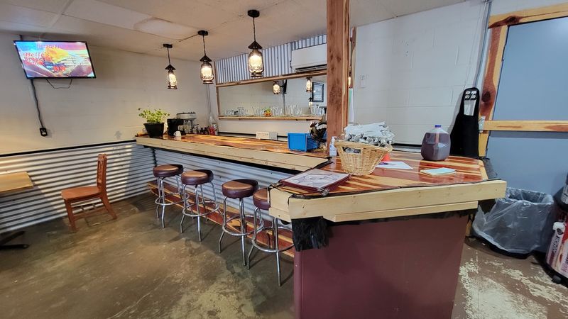 Cozy Rustic Decor and a Family Feel Cozy Rustic Decor and a Family Feel