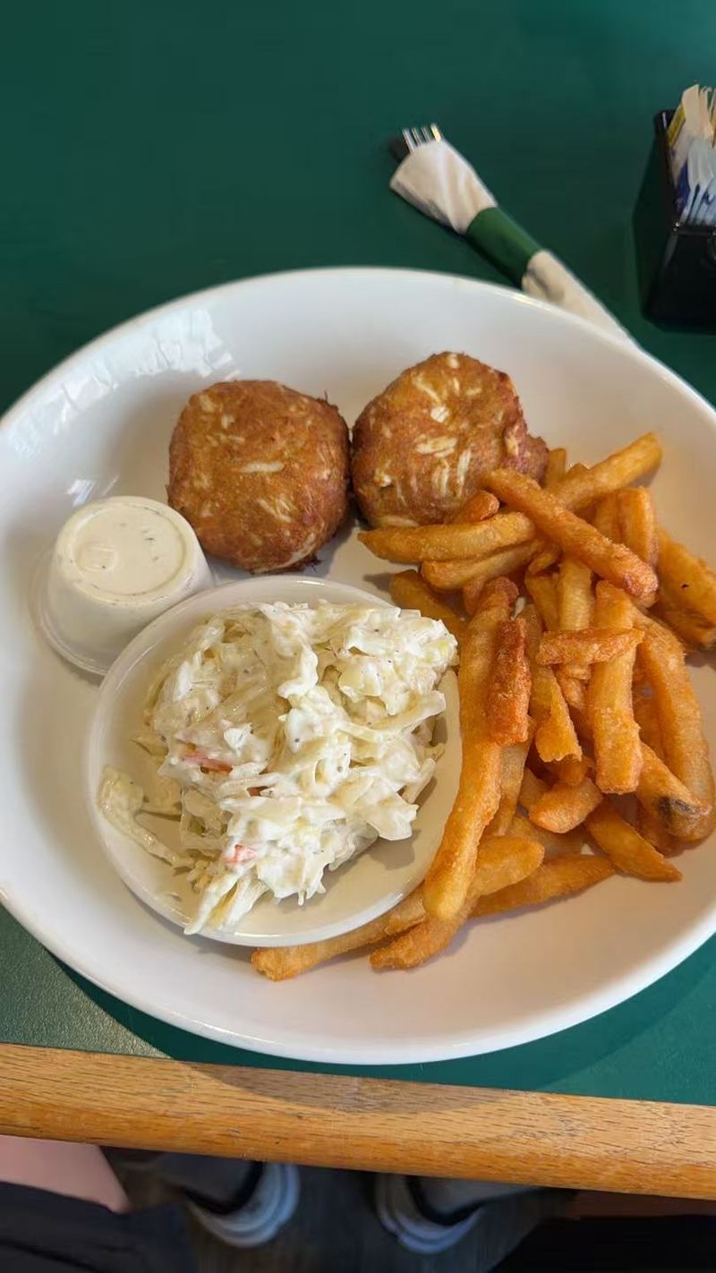Crab Cakes With a Big Reputation Crab Cakes With a Big Reputation