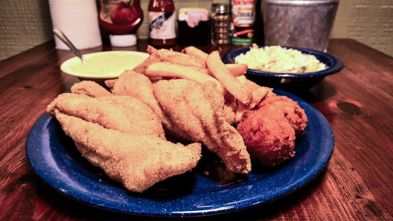 David's Catfish House, Enterprise, Alabama