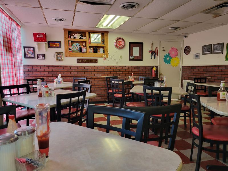 Decor Stuck Happily in the 90s