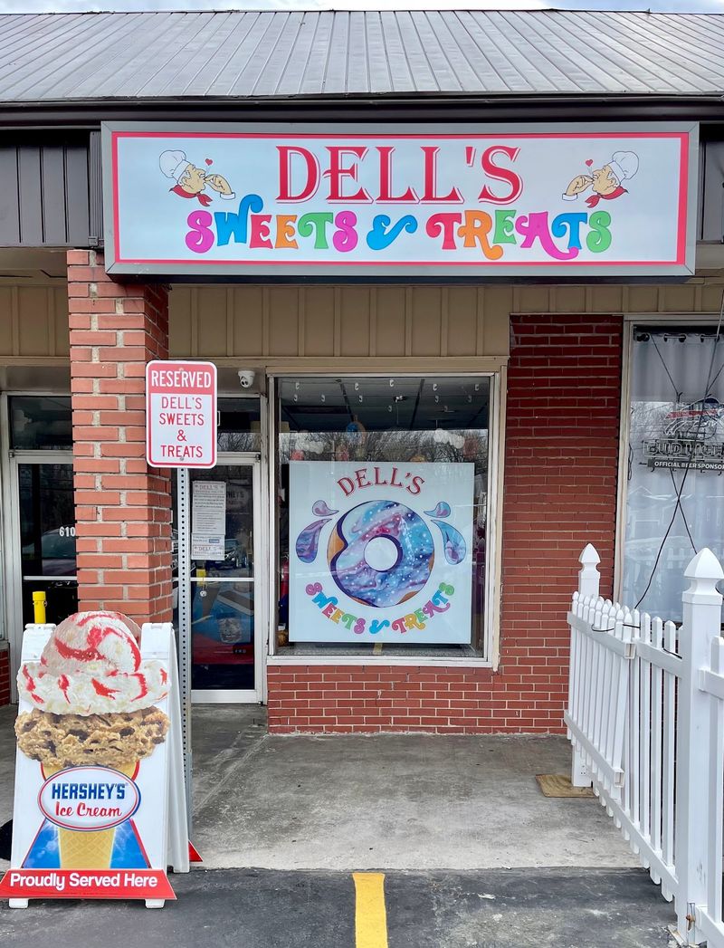 Dell's Sweets & Treats, Hilton, NY