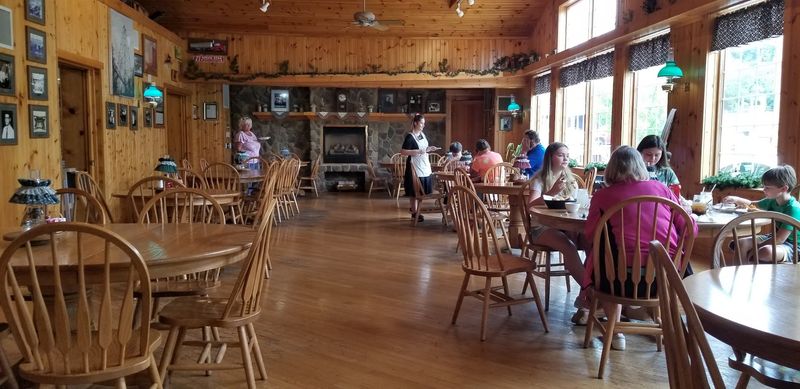 Des Dutch Essenhaus, Shreve, OH Des Dutch Essenhaus, Shreve, OH