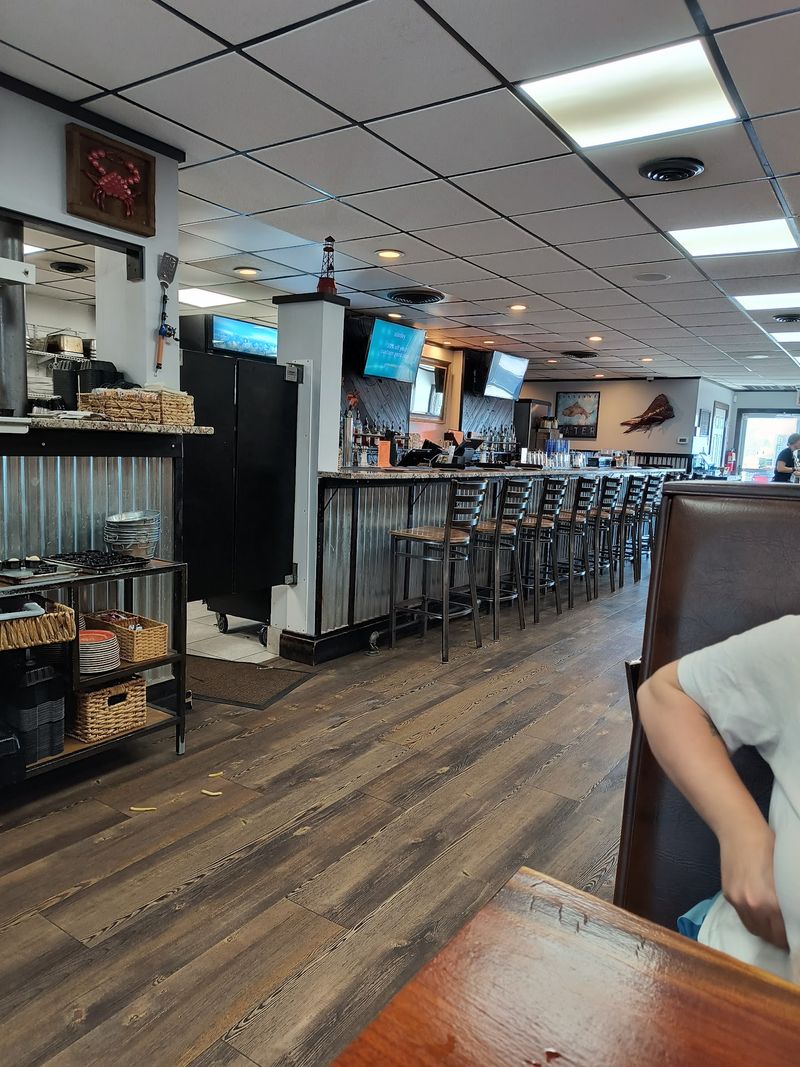 Diner Comfort With a Coastal Accent Diner Comfort With a Coastal Accent