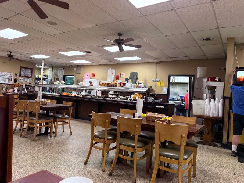 Dukes Barbecue, Walterboro, SC Dukes Barbecue, Walterboro, SC
