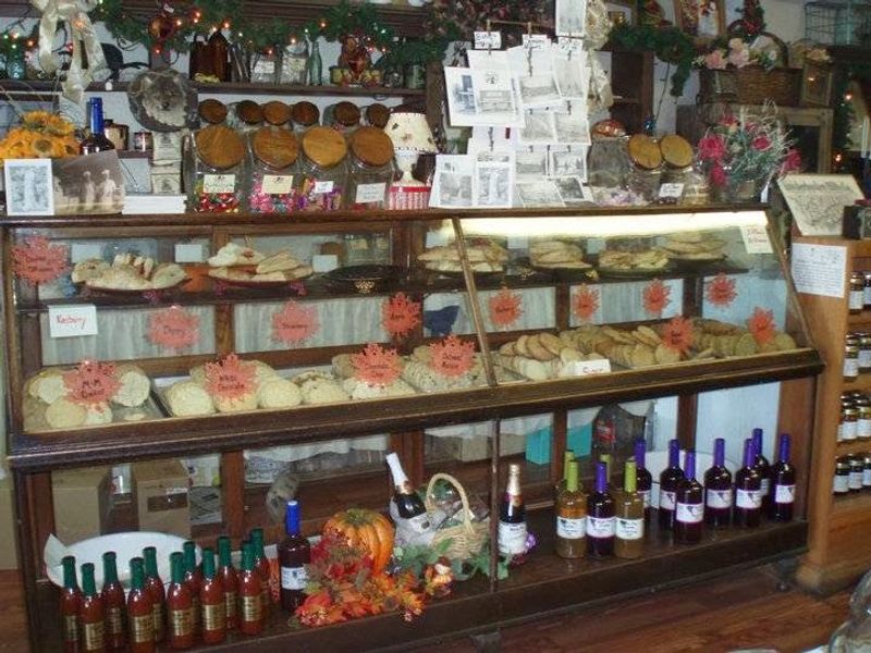 Dutch Maid Bakery & Cafe, Tracy City, TN
