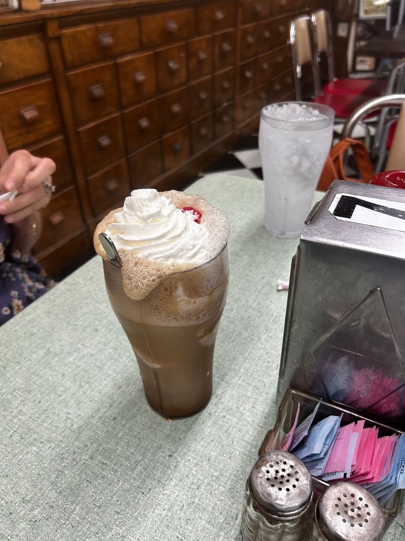 Fountain Drinks Made the Old Way Fountain Drinks Made the Old Way