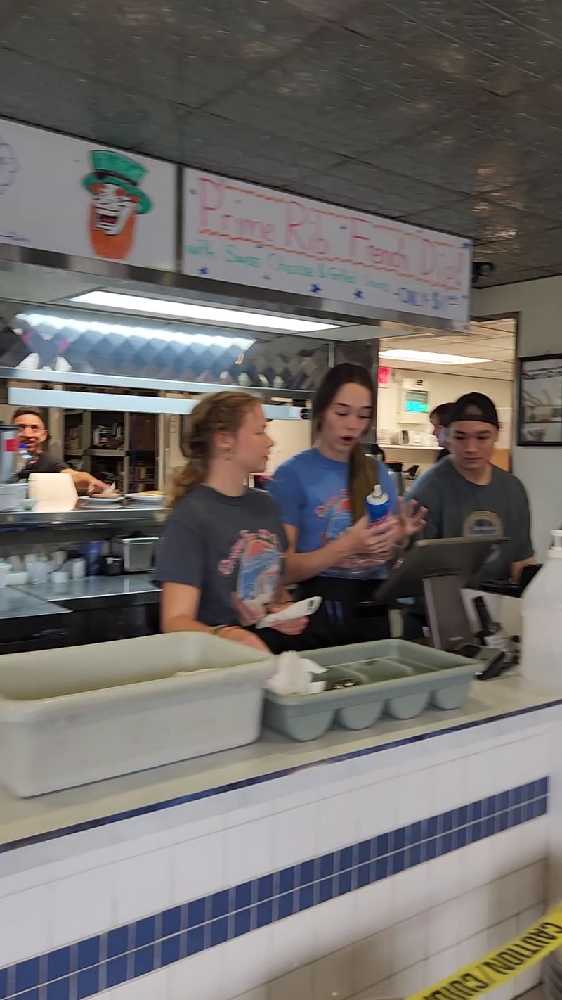 Friendly Staff and a Fast Rhythm Friendly Staff and a Fast Rhythm