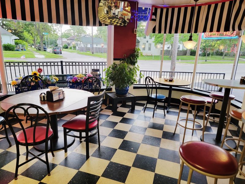 Fuzzy's Restaurant, Saginaw, MI