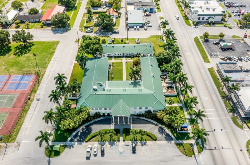 Gator Country, Sugar Town, and an Old Inn