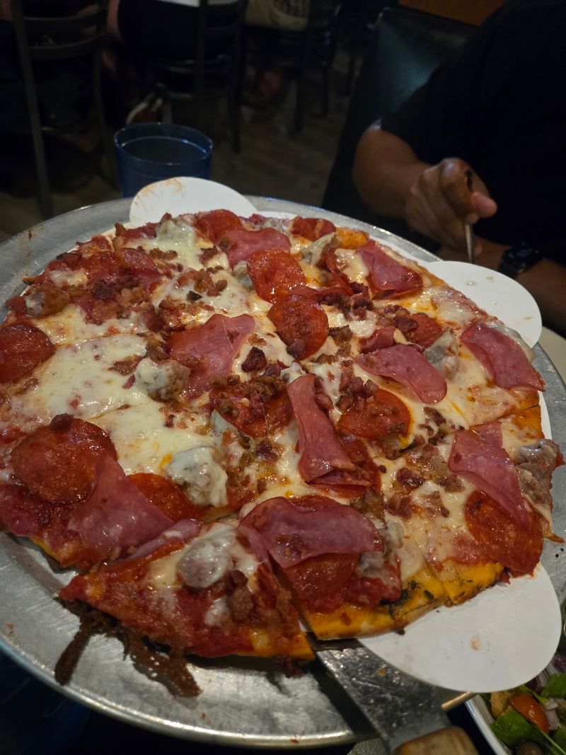 Gino's East of Chicago, Sherman Oaks, CA
