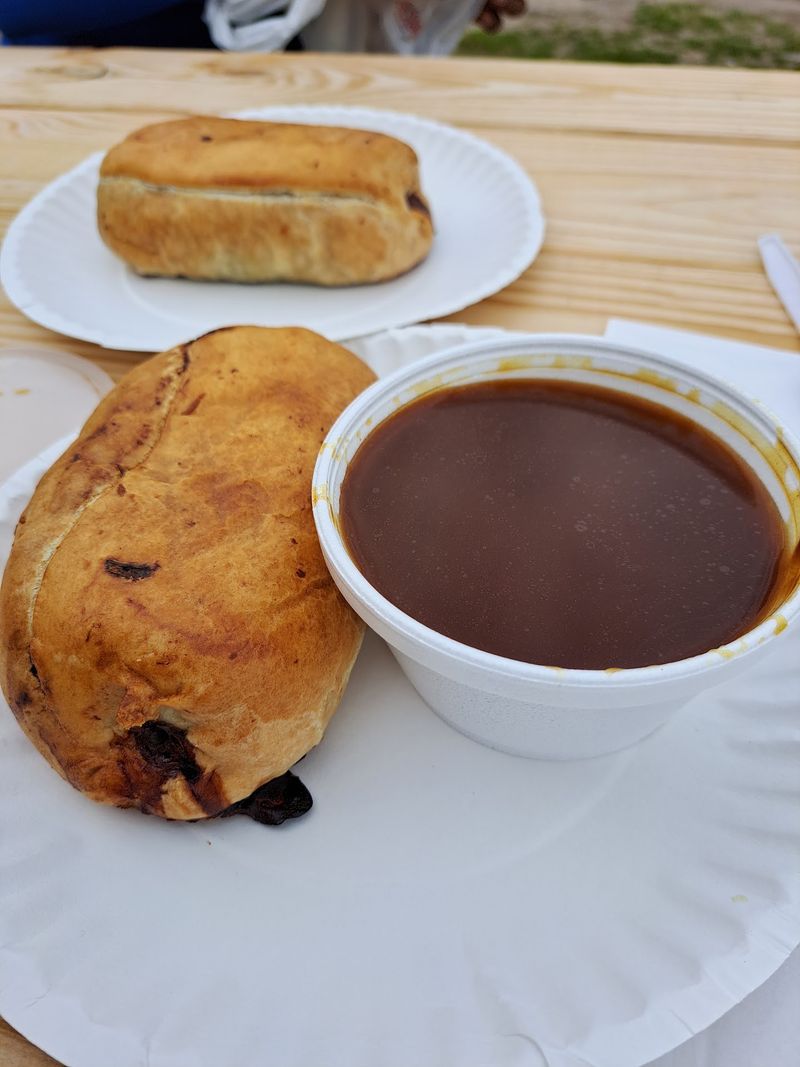 Gravy or Ketchup, the Great Debate Gravy or Ketchup, the Great Debate