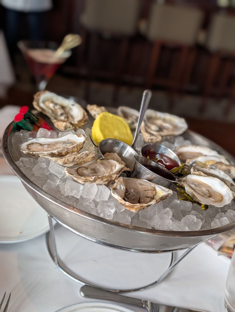 Hank's Low Country Seafood & Raw Bar, Columbus, OH