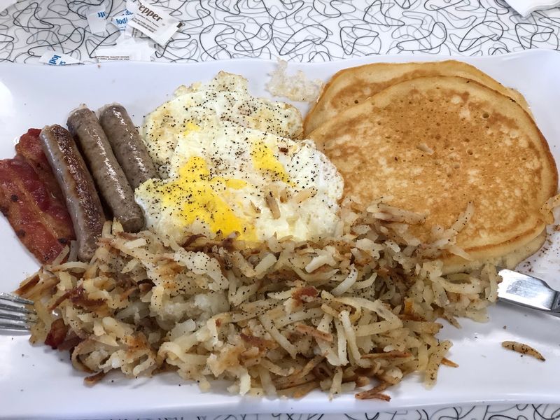 Hash Browns, Bacon and Eggs Done Right