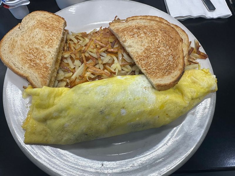 Hash Browns, Omelets, and Diner Staples Hash Browns, Omelets, and Diner Staples