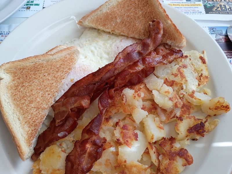 Hearty Breakfasts and Big Plates