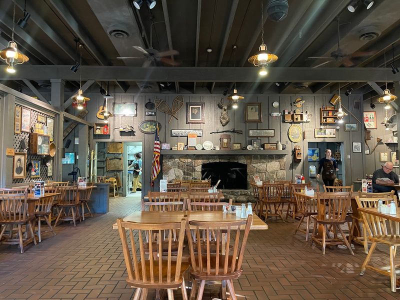 Heirloom Decor and a Lively Room