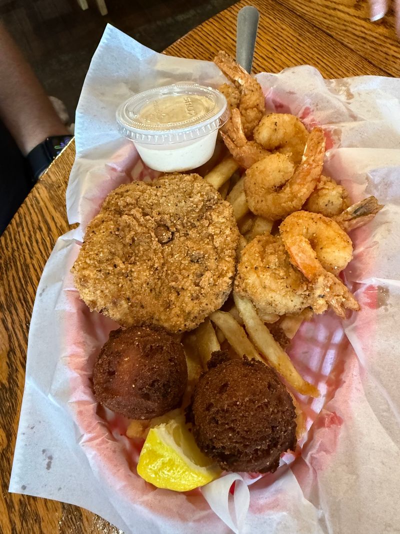 Hole In The Wall Seafood And Raw Bar, Apalachicola, FL