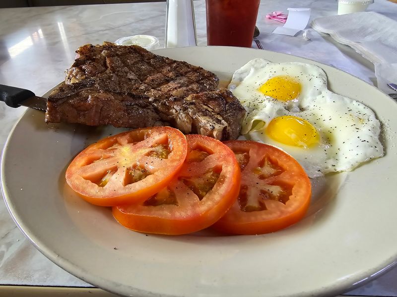 Hoods Family Restaurant, Bois D'Arc, MO