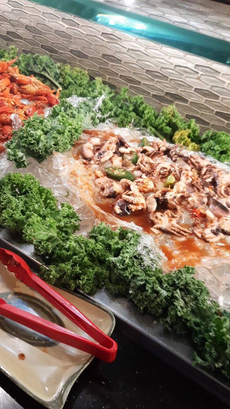Hot Pot Tables Worth a Detour