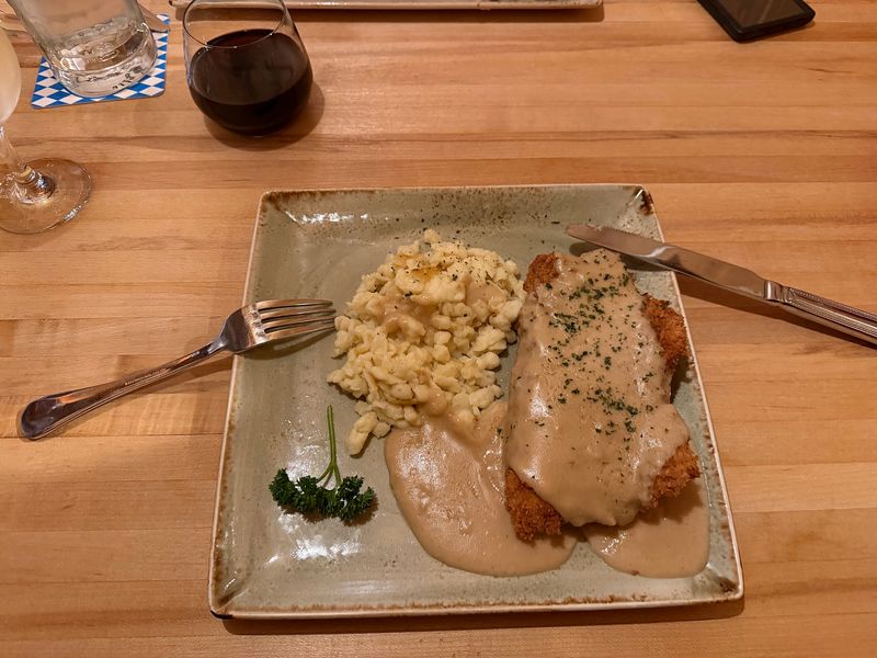 Hours Built for Lunch and Late Dinners