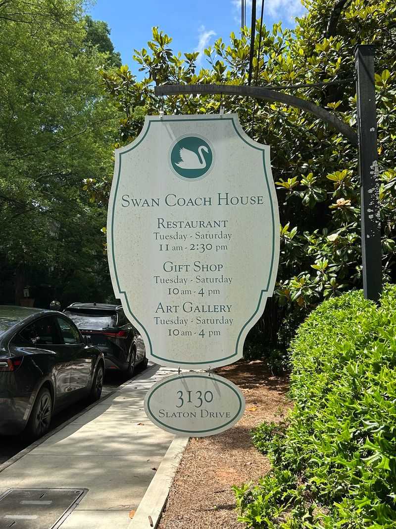 Hours, Parking, and Busy-Day Tips
