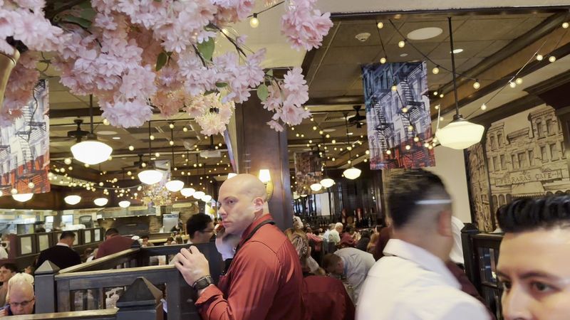 Hours, Reservations and the Lunch Deal